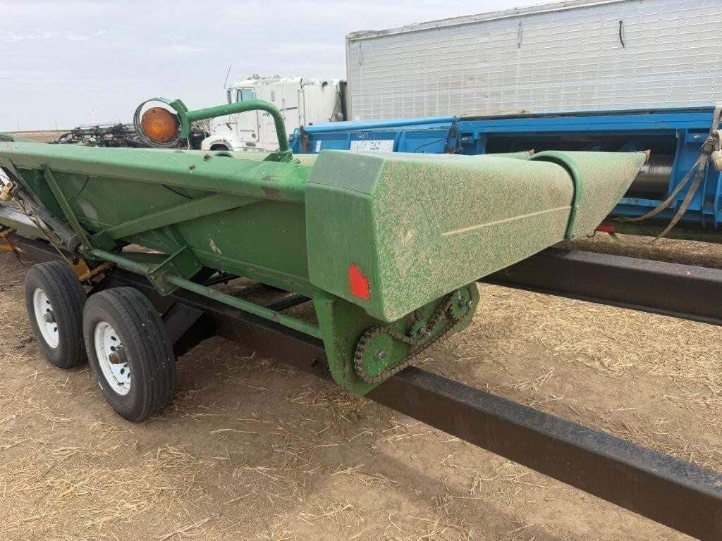 1998 John Deere 1293 Corn Head