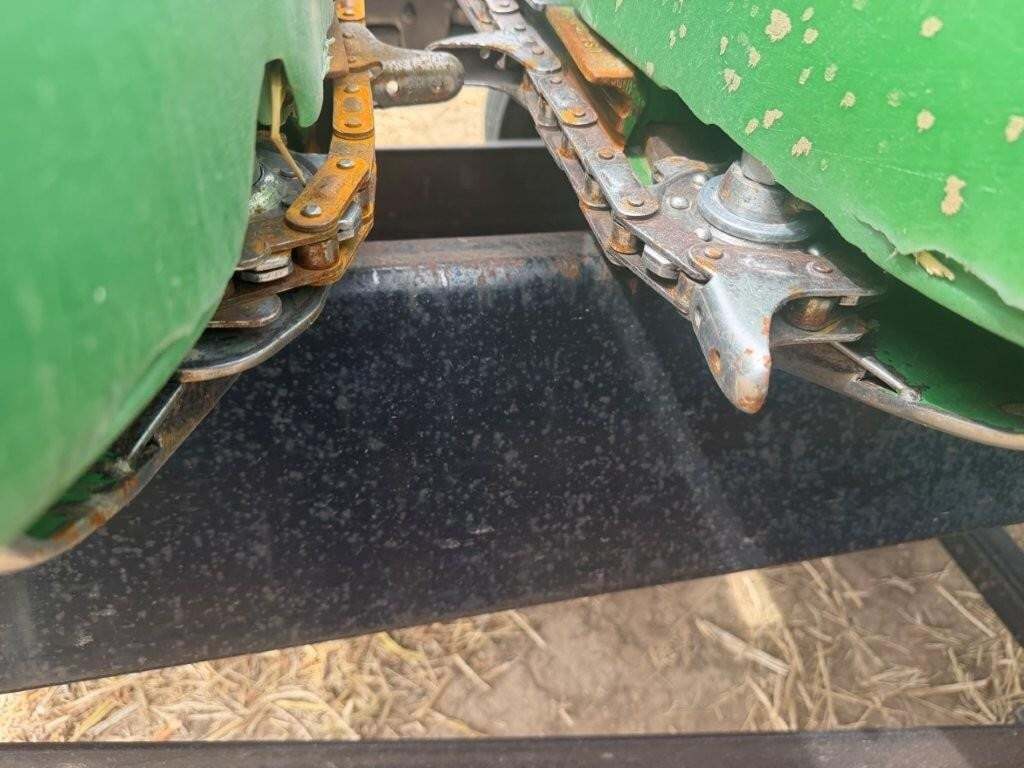 1998 John Deere 1293 Corn Head