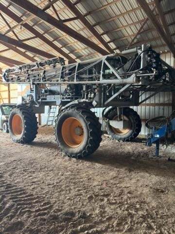 2001 Hagie STS12 Self-Propelled Sprayer