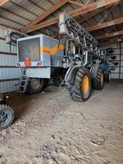 2001 Hagie STS12 Self-Propelled Sprayer
