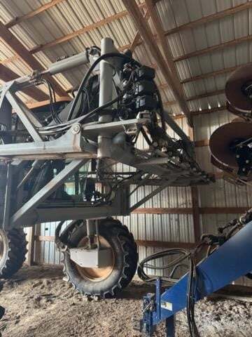 2001 Hagie STS12 Self-Propelled Sprayer