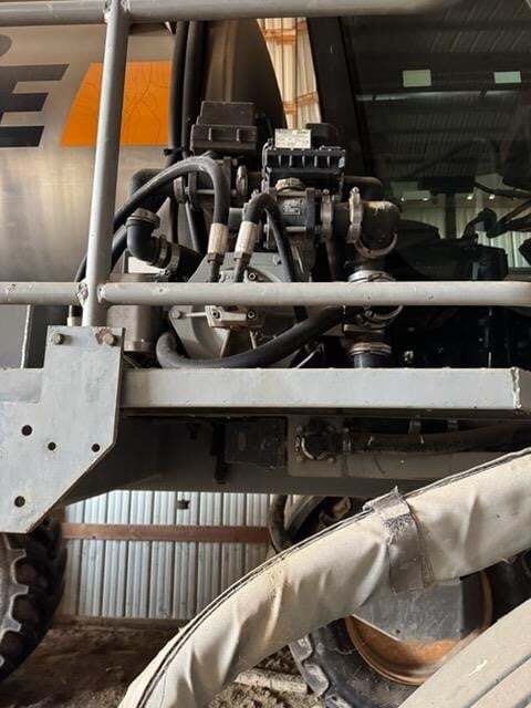 2001 Hagie STS12 Self-Propelled Sprayer