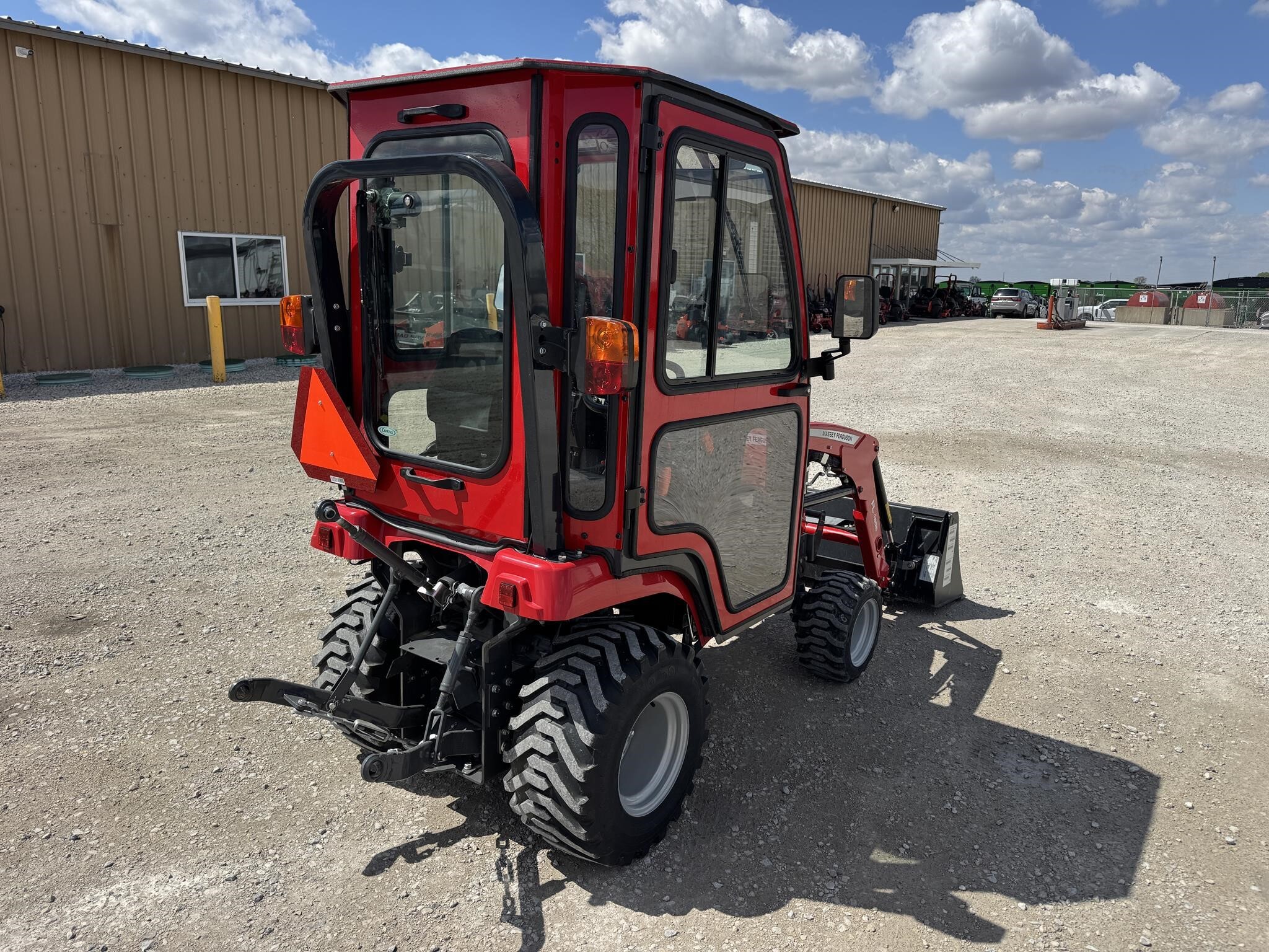 2023 Massey Ferguson GC1723E Tractor