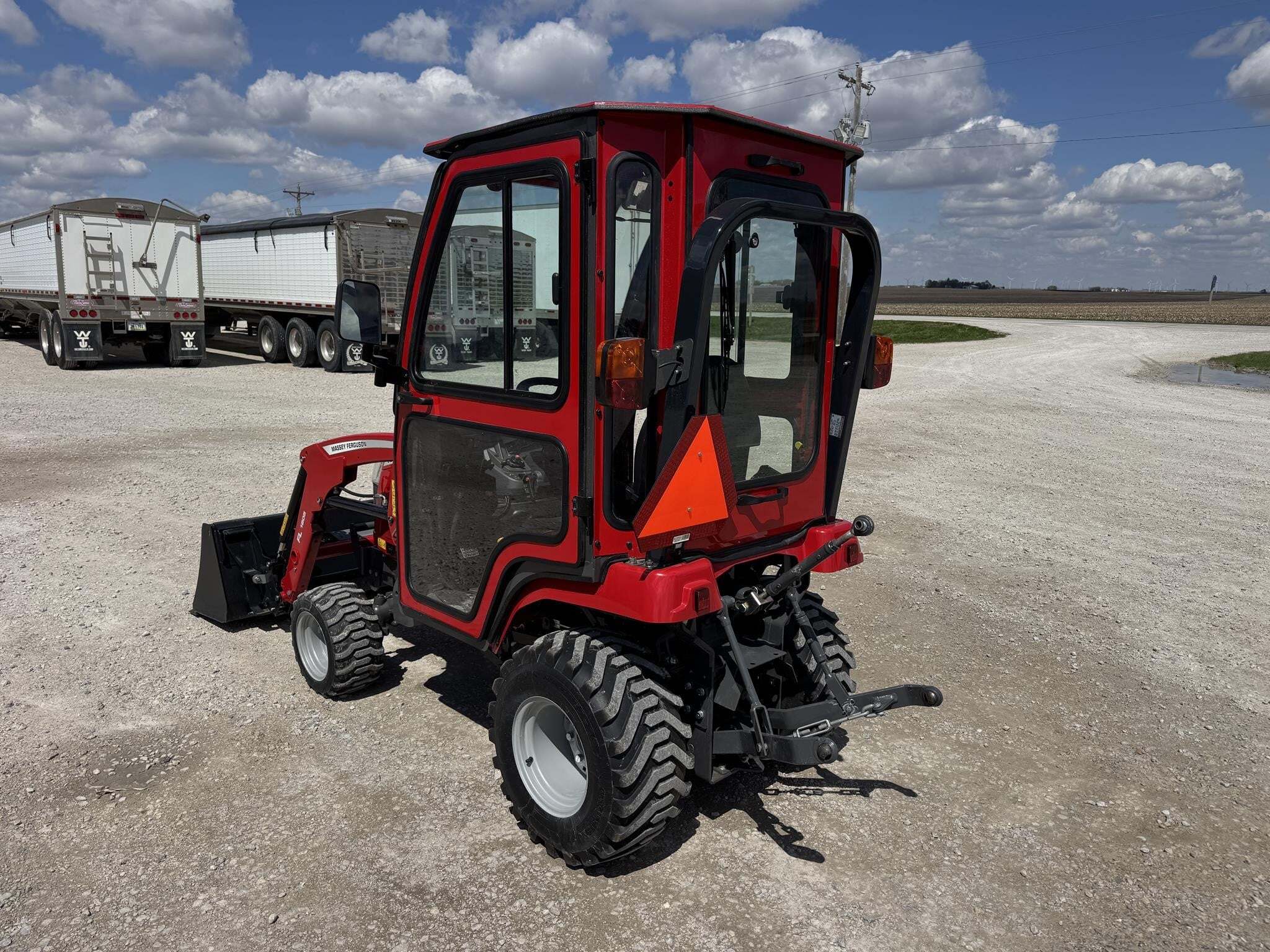 2023 Massey Ferguson GC1723E Tractor