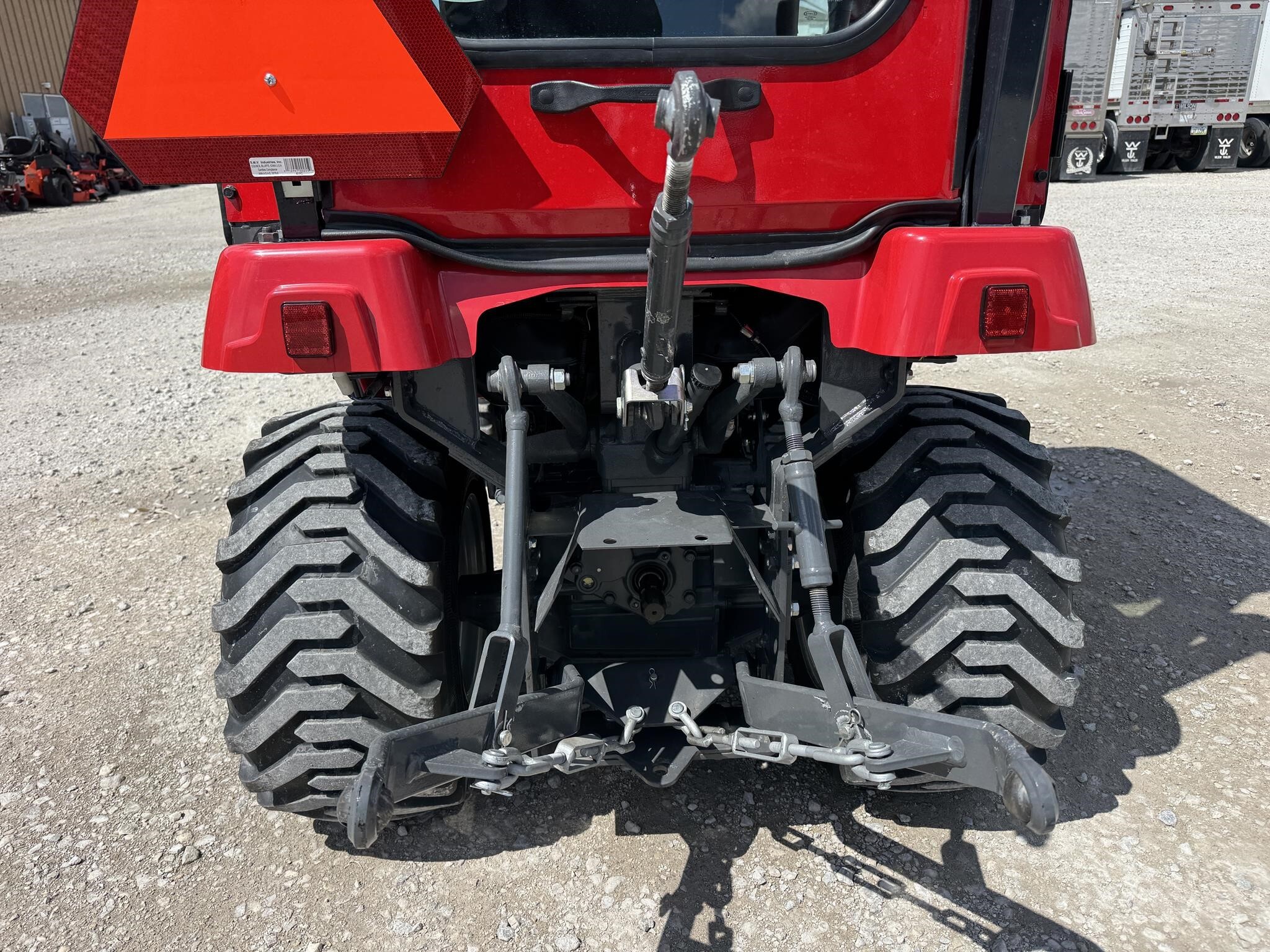 2023 Massey Ferguson GC1723E Tractor