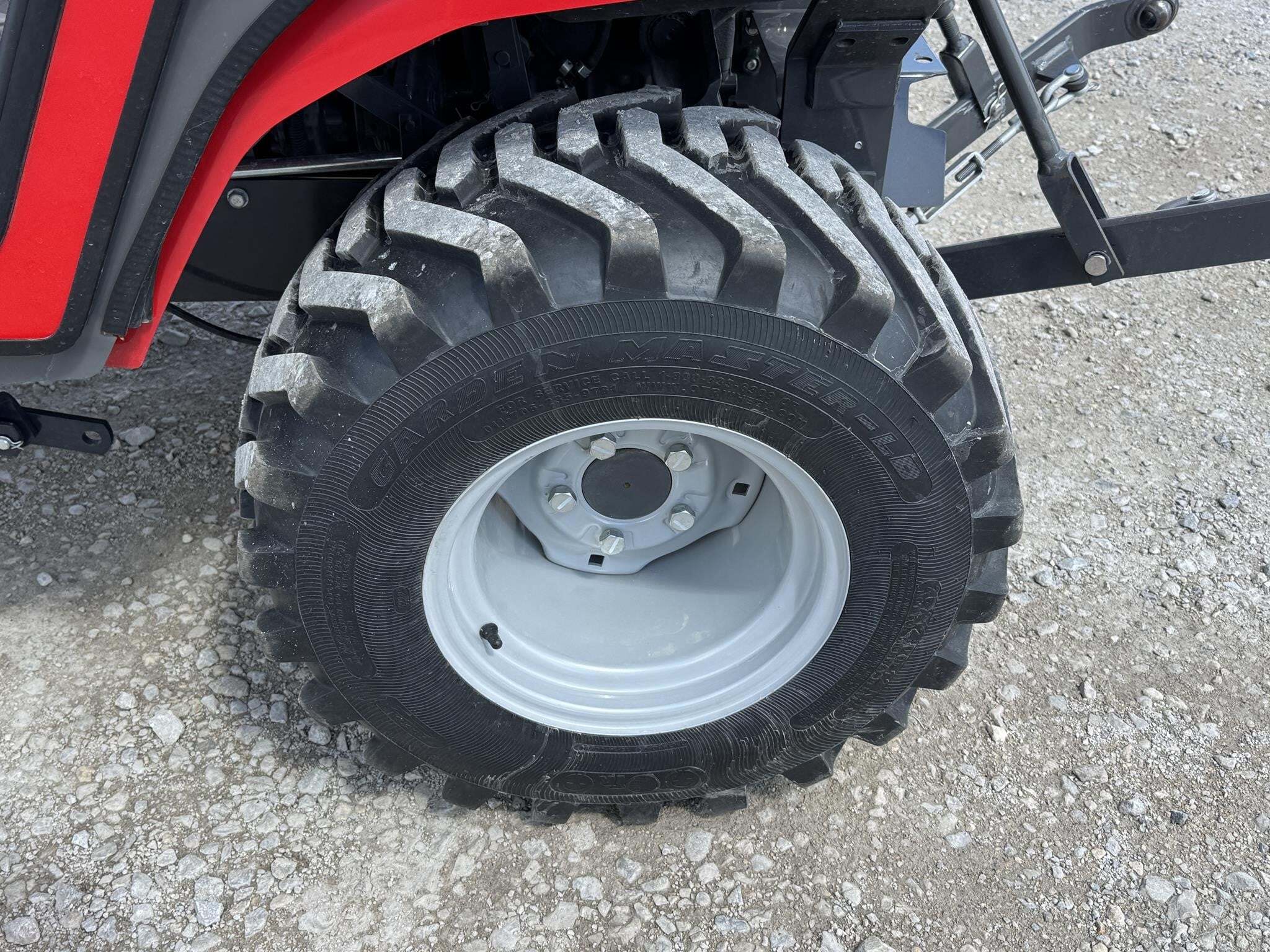 2023 Massey Ferguson GC1723E Tractor