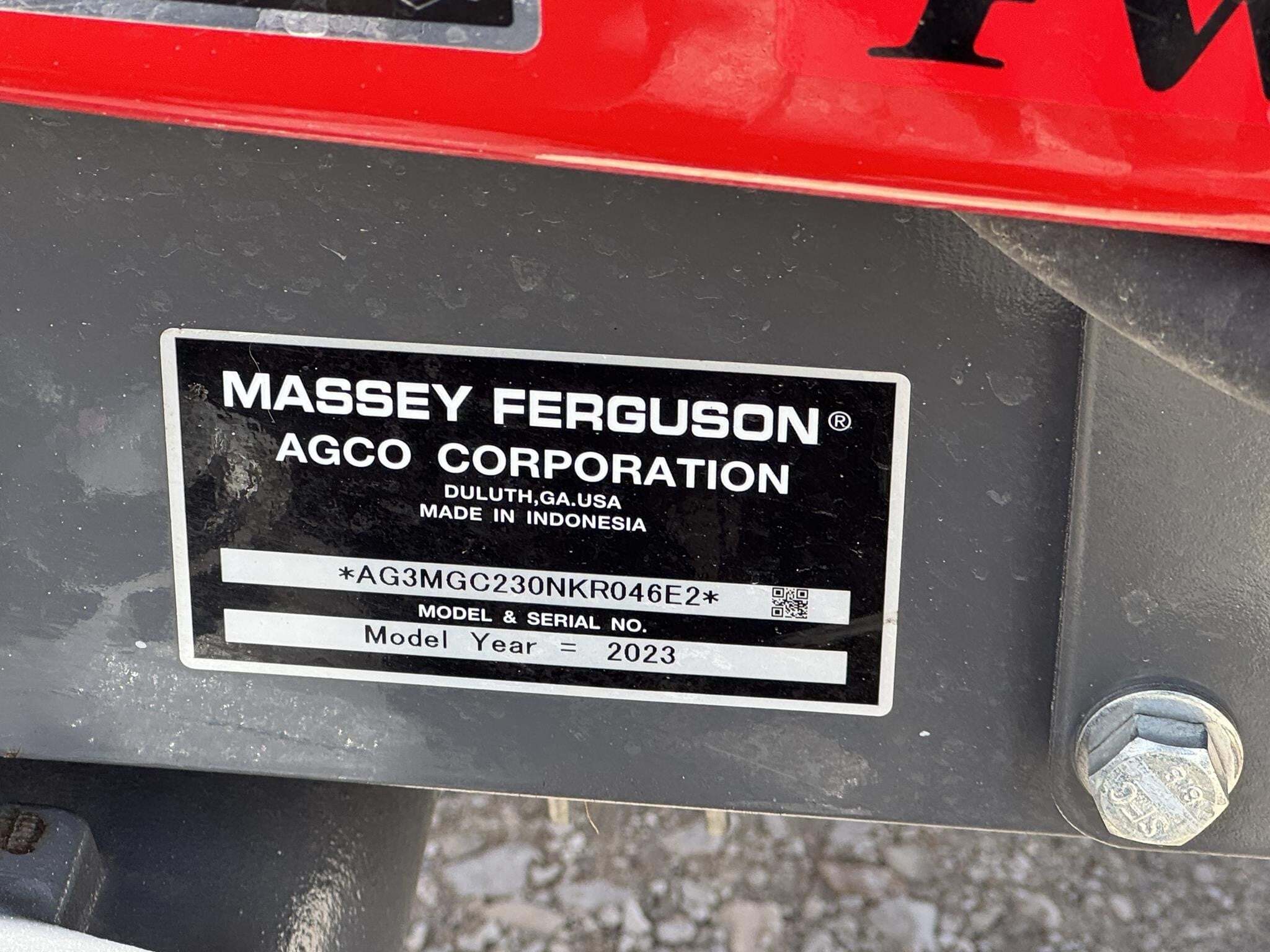 2023 Massey Ferguson GC1723E Tractor