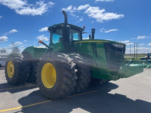 2015 John Deere 9620R Tractor