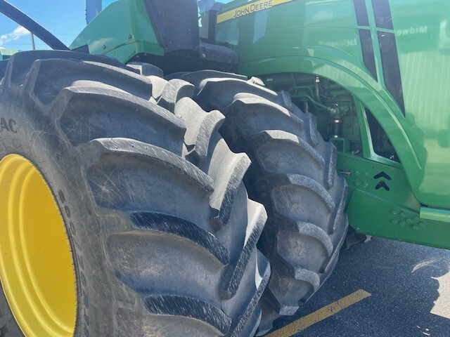 2015 John Deere 9620R Tractor