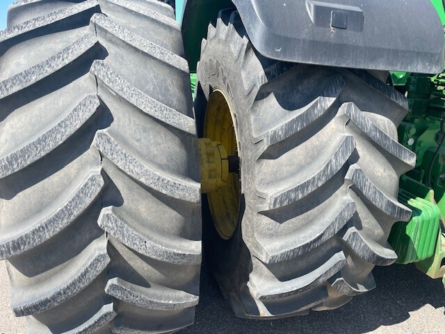 2015 John Deere 9620R Tractor