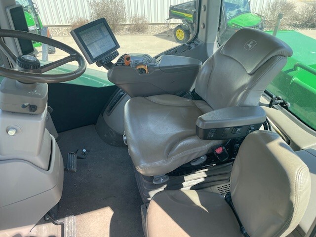 2015 John Deere 9620R Tractor