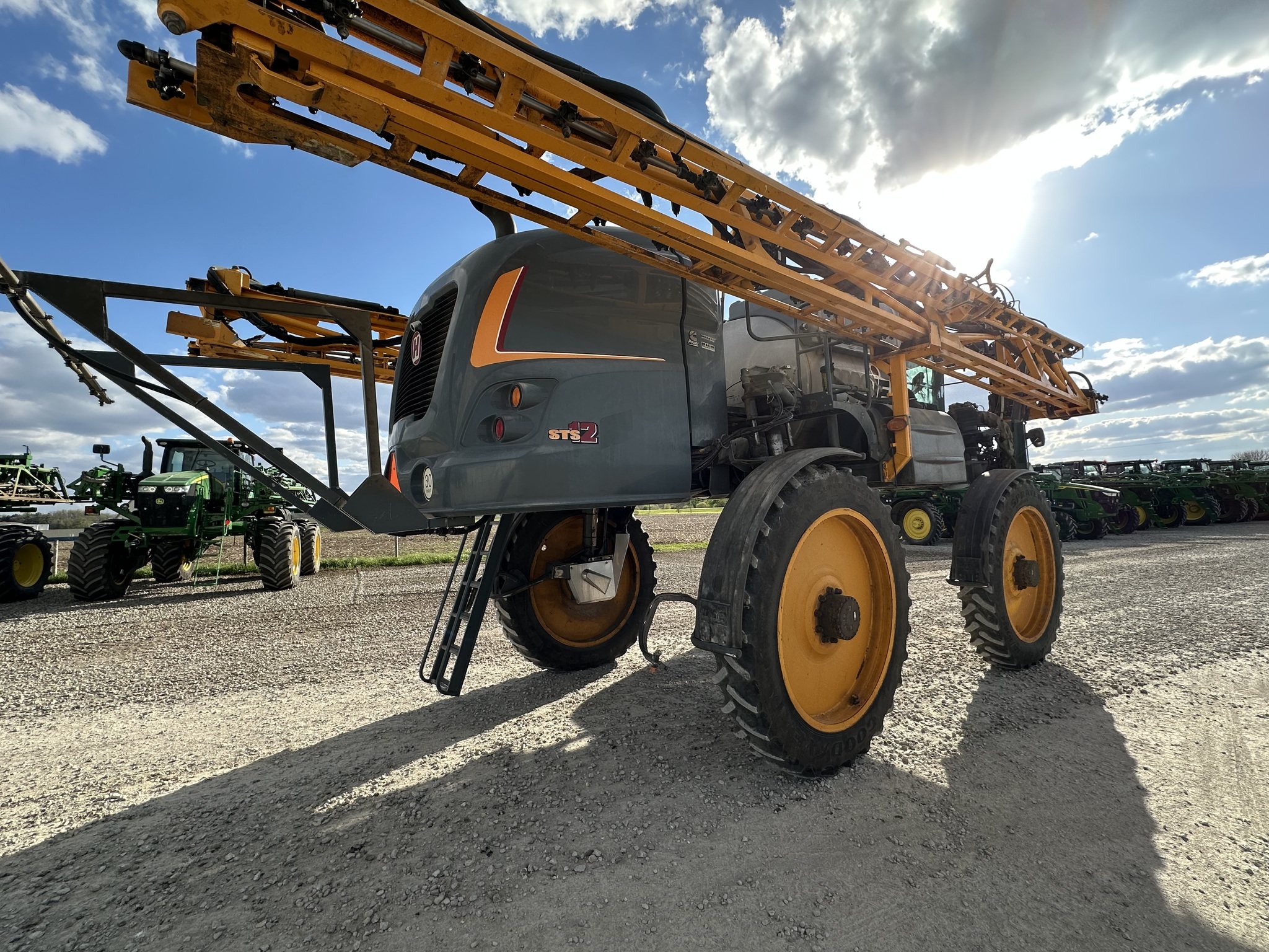 2014 Hagie STS12 Self-Propelled Sprayer