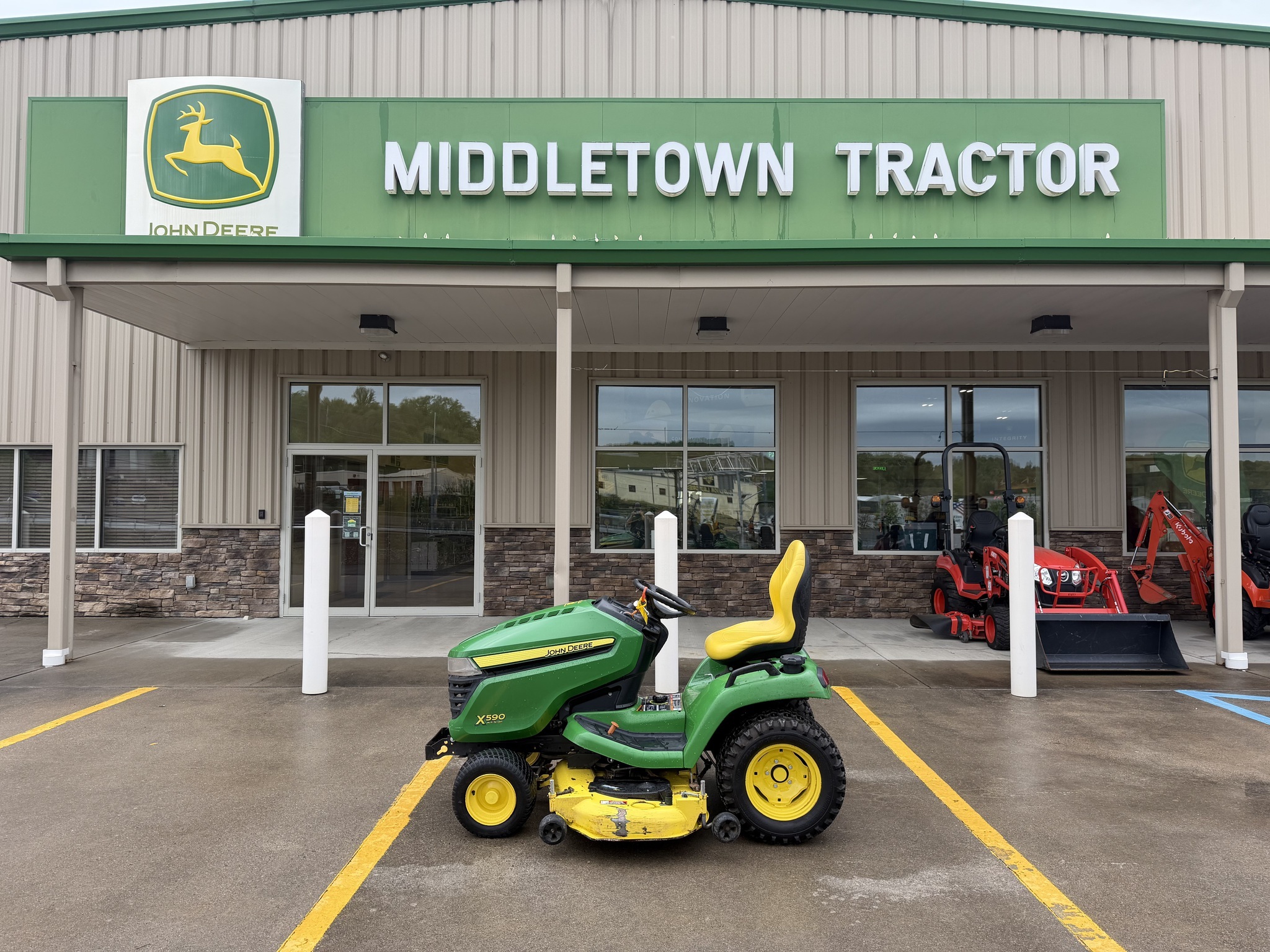 2015 John Deere X590 Lawn Mower