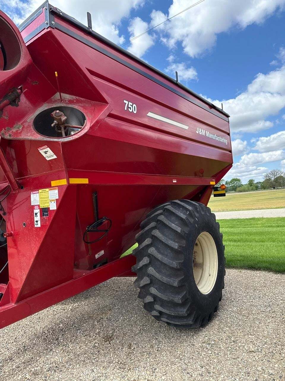 2011 J&M 750-18 Grain Cart