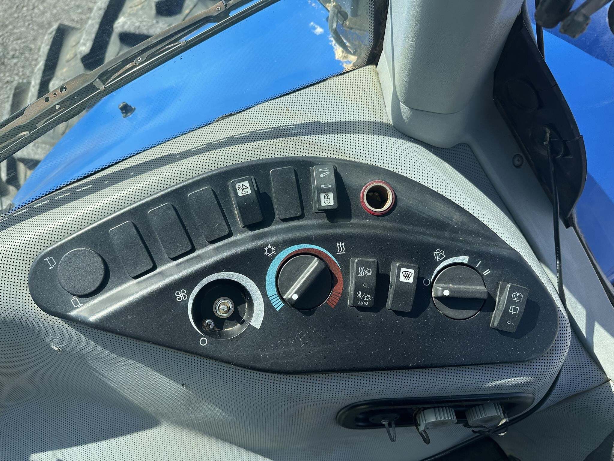 2019 New Holland T8.410 Tractor