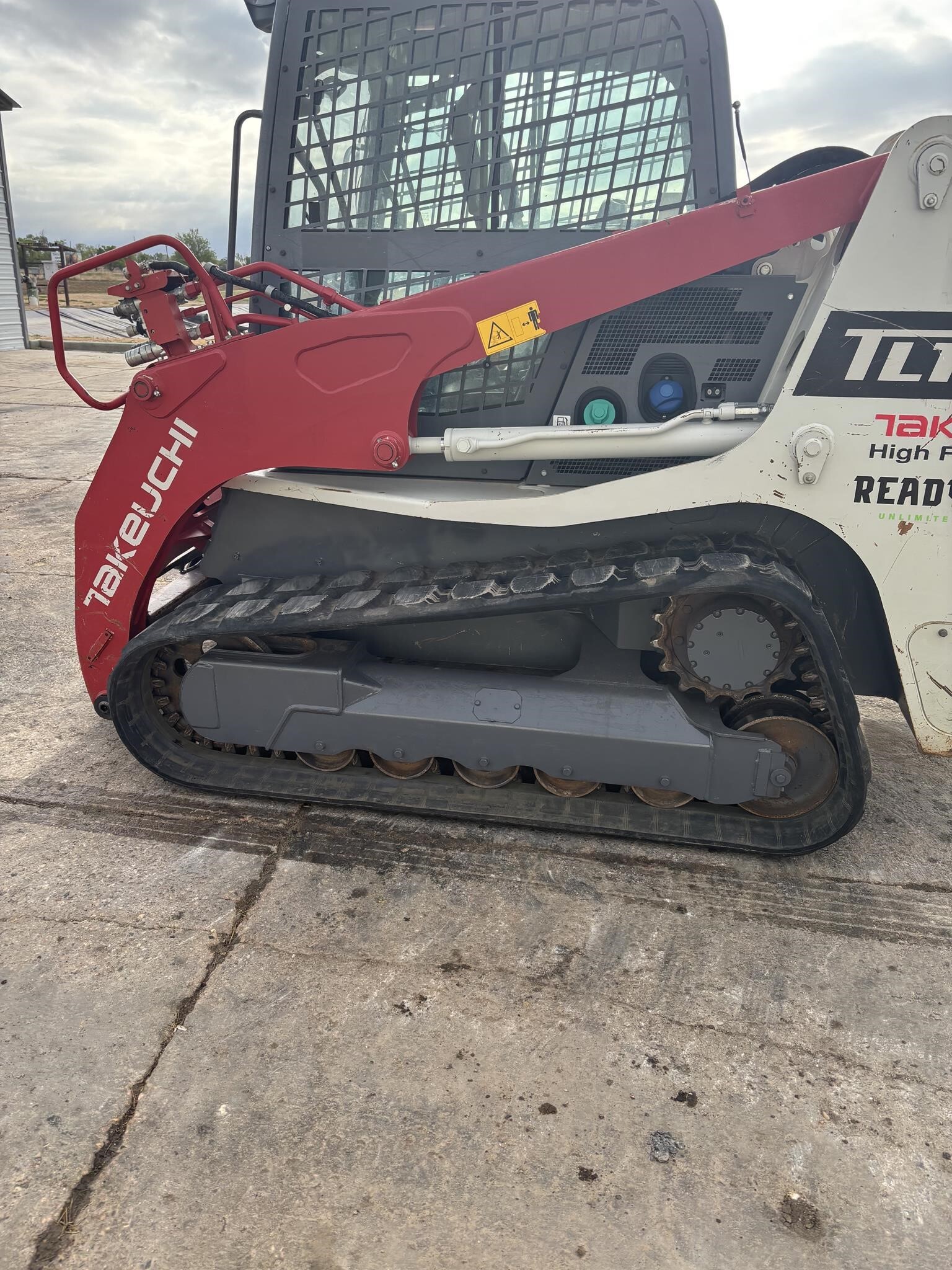 2022 Takeuchi TL12R2 Skid Steer