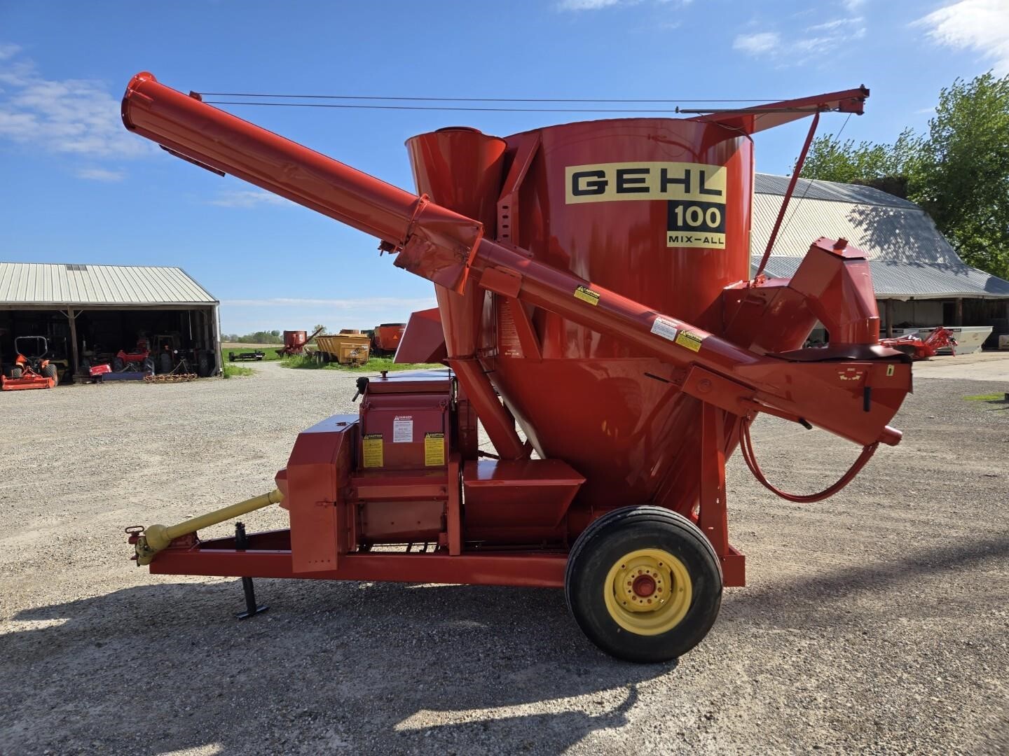  Gehl MX100 Grinders and Mixer