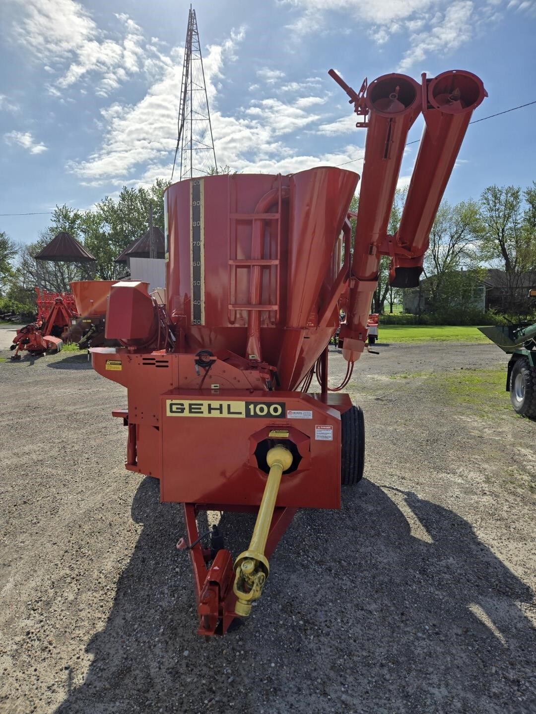  Gehl MX100 Grinders and Mixer