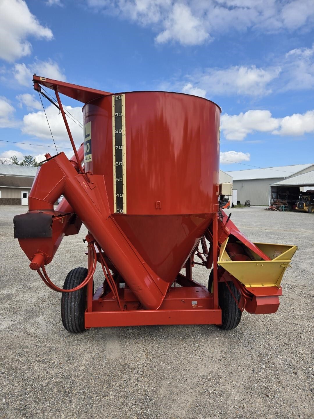  Gehl MX100 Grinders and Mixer
