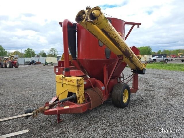  New Holland 355 Grinders and Mixer