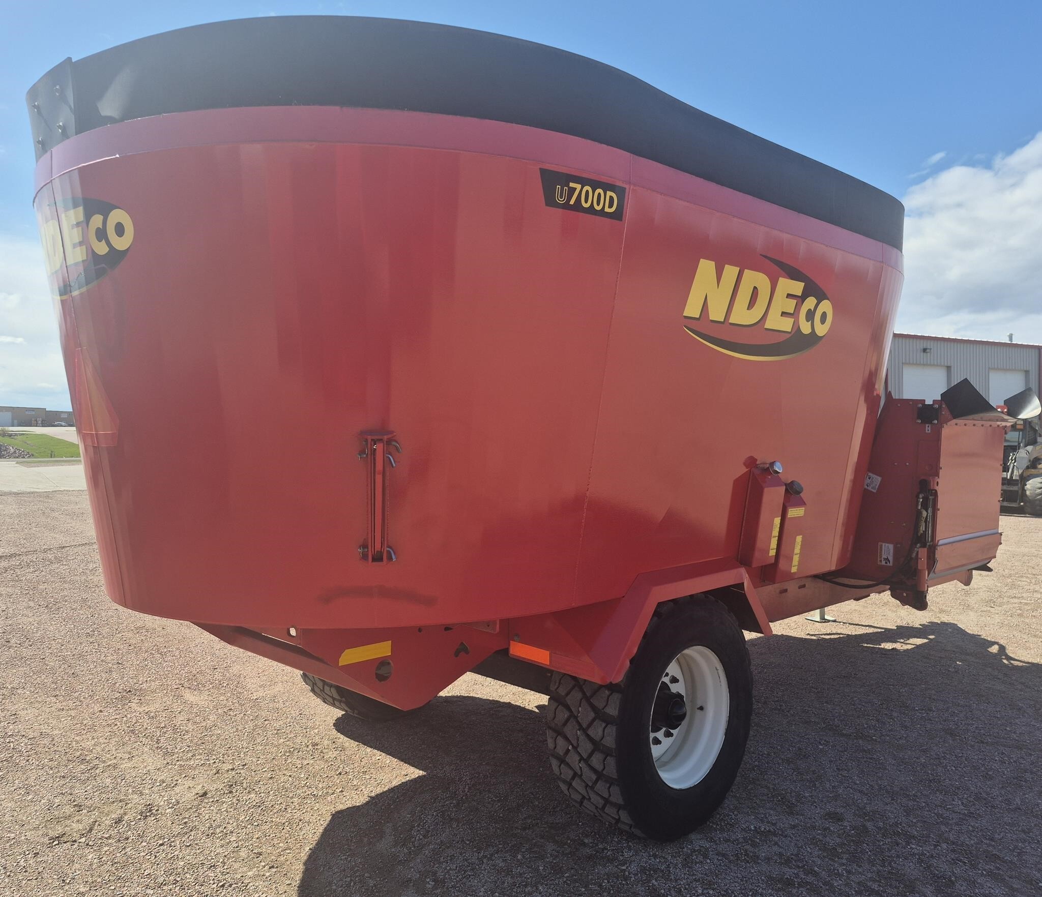 2023 NDE U700D Feed Wagon