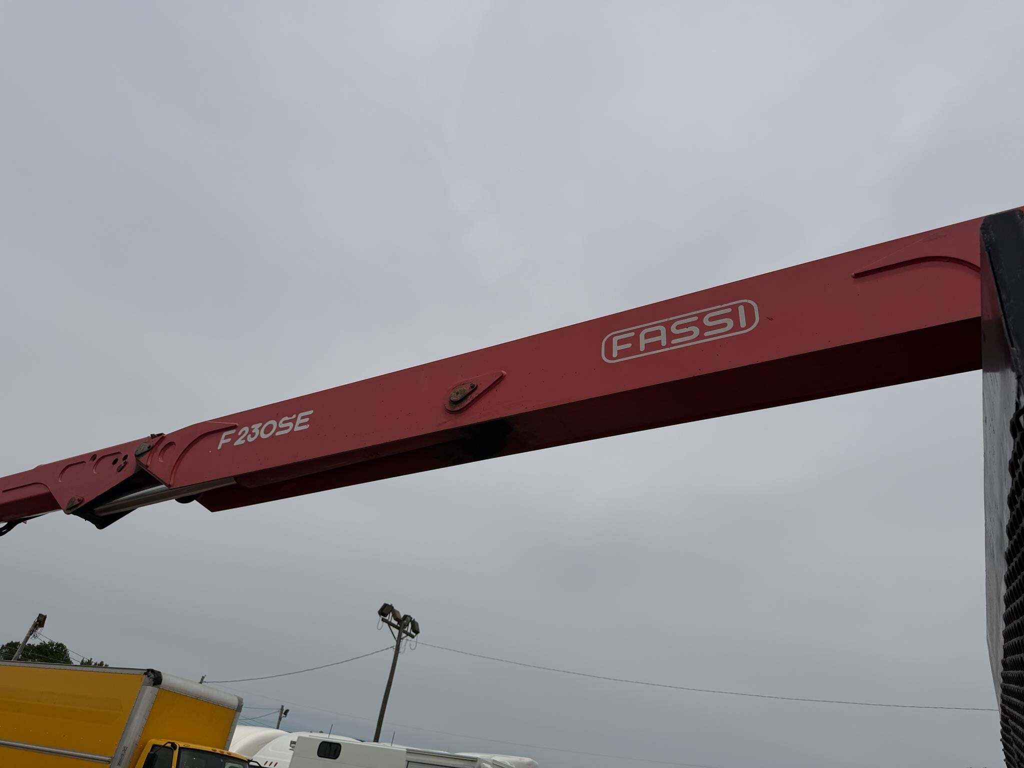 2004 FASSI F230SE Crane