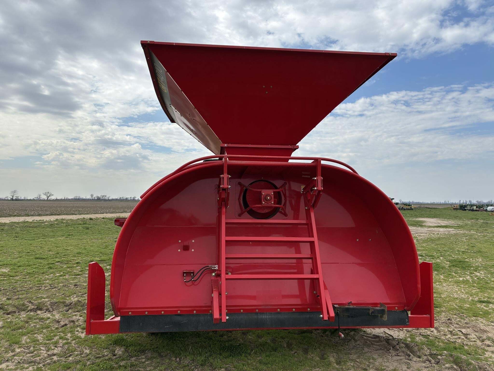 2019 Akron GTT4010 Grain Bagger