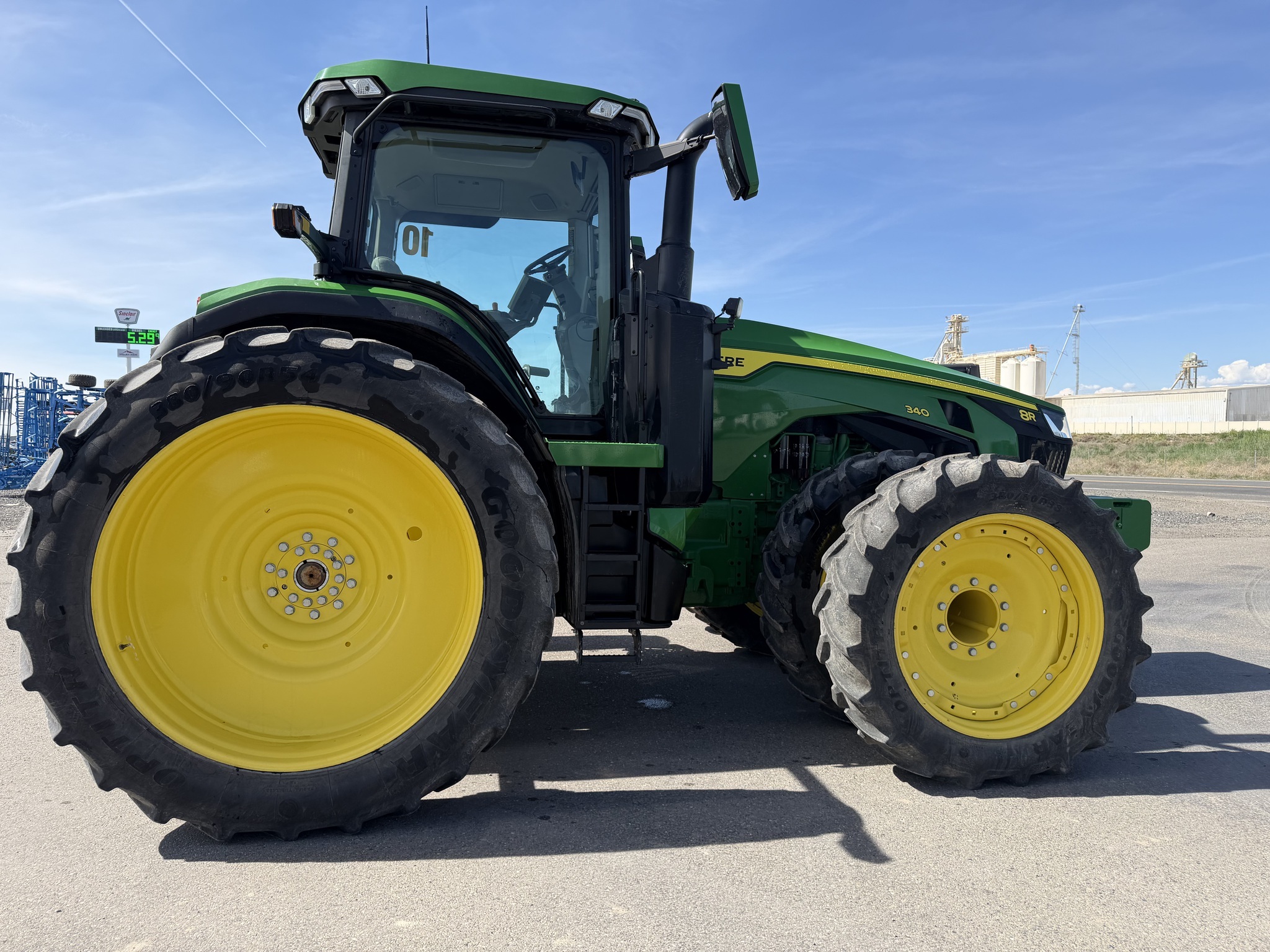 2023 John Deere 8R 340 Tractor