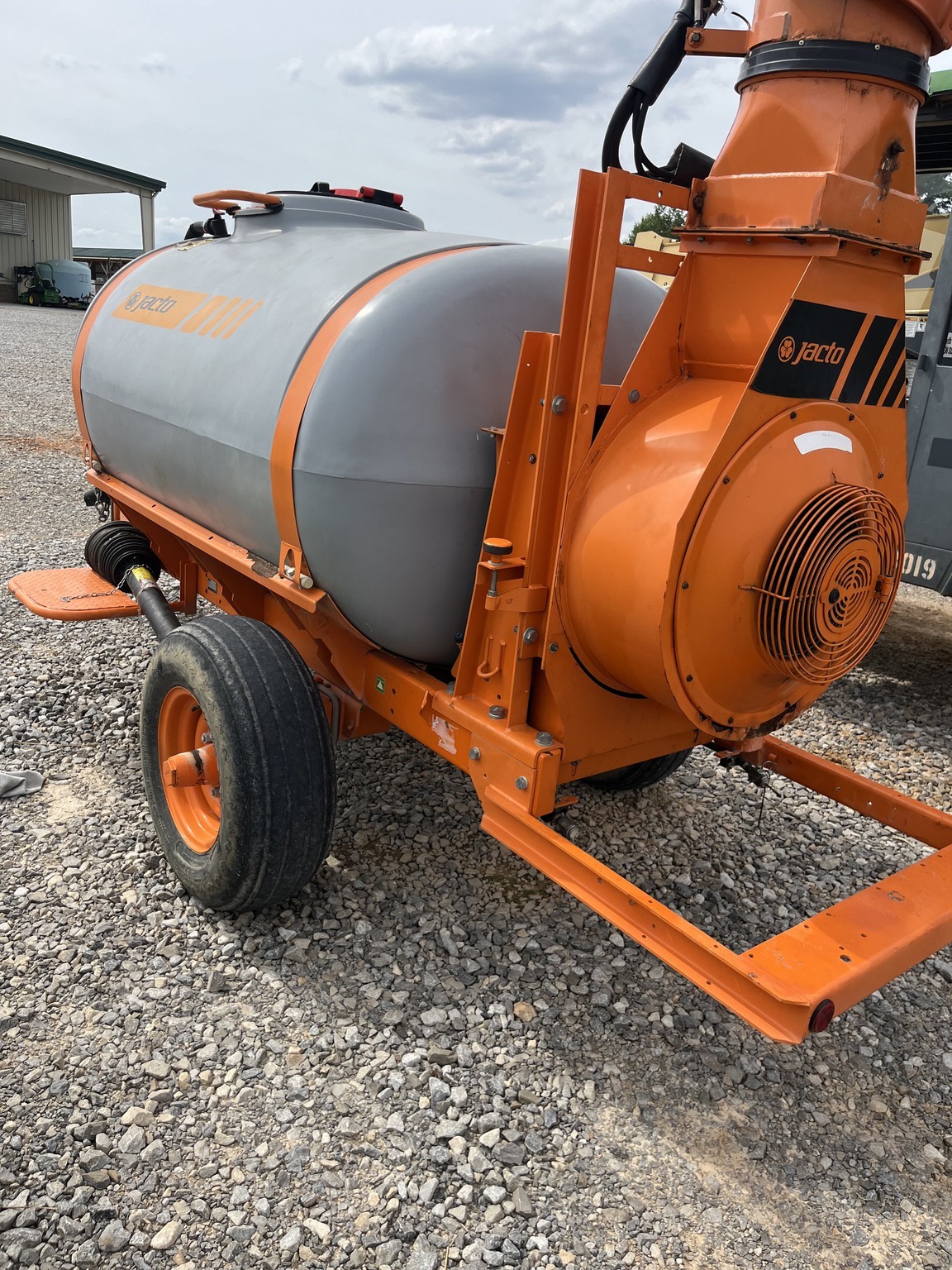 2019 Jacto J2000 Pull-Type Sprayer