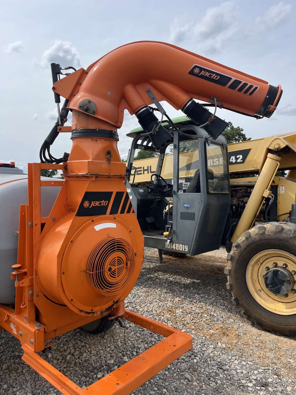 2019 Jacto J2000 Pull-Type Sprayer