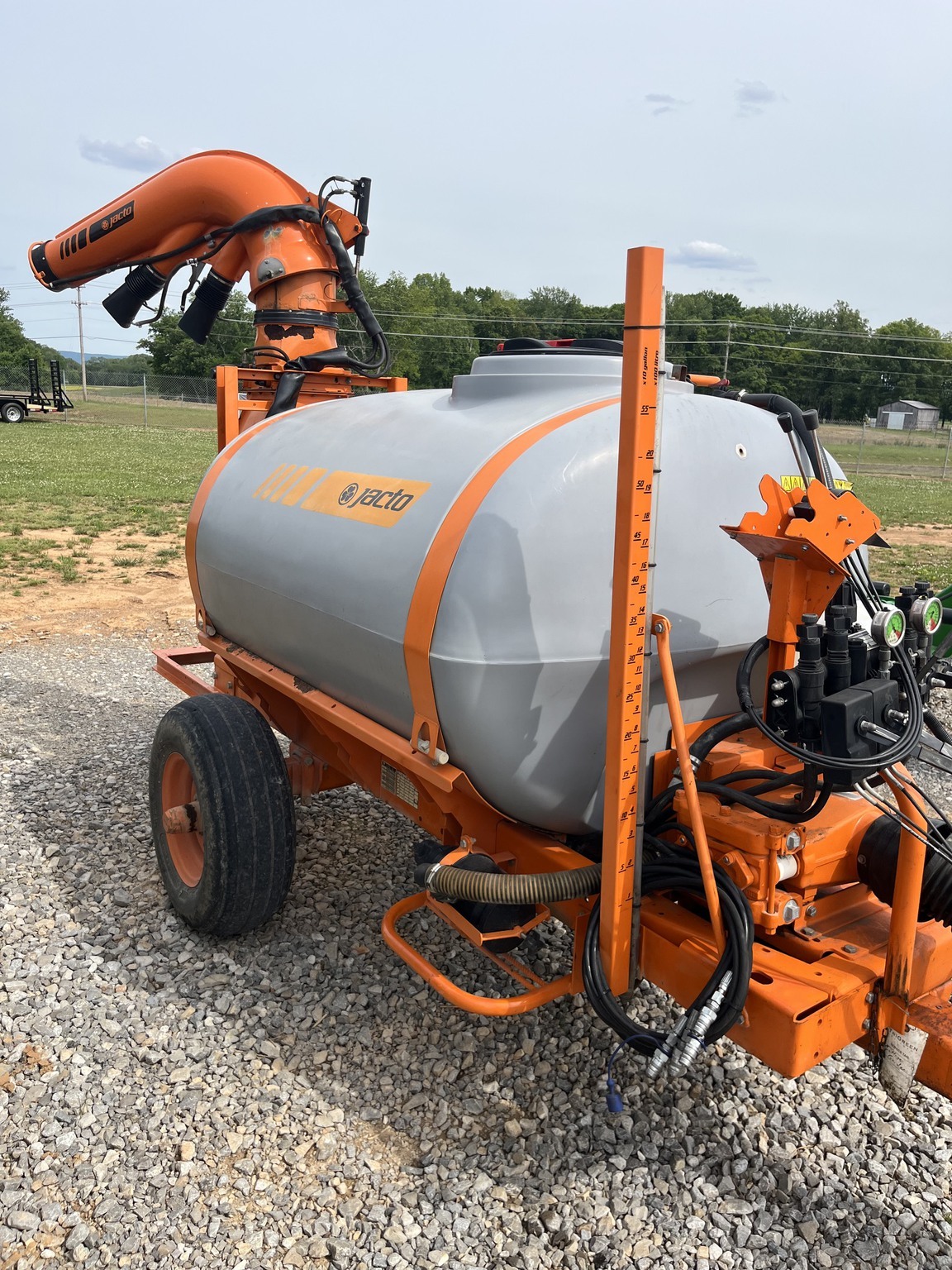 2019 Jacto J2000 Pull-Type Sprayer
