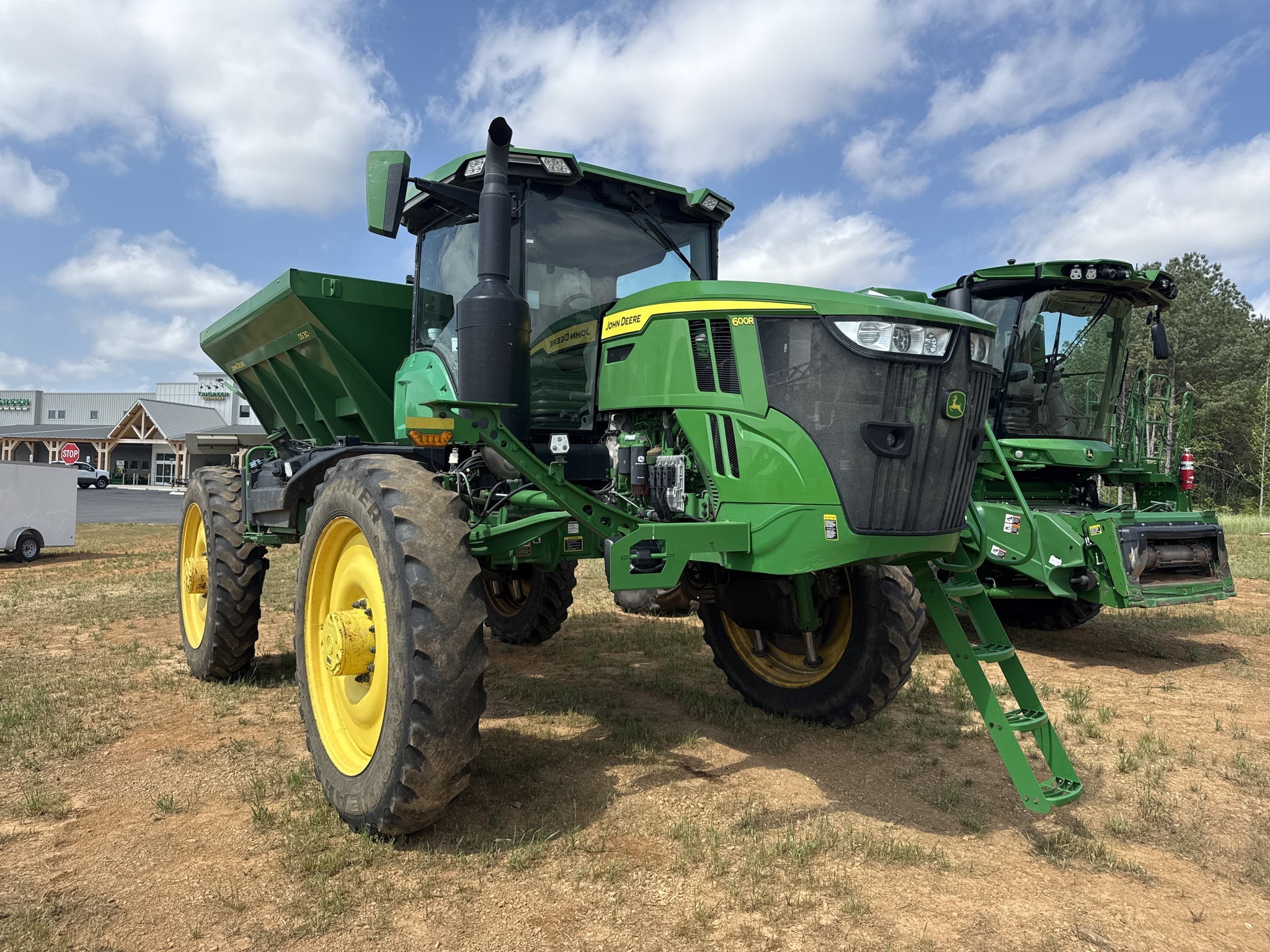 2023 John Deere 600R Loader and Skid Steer Attachment