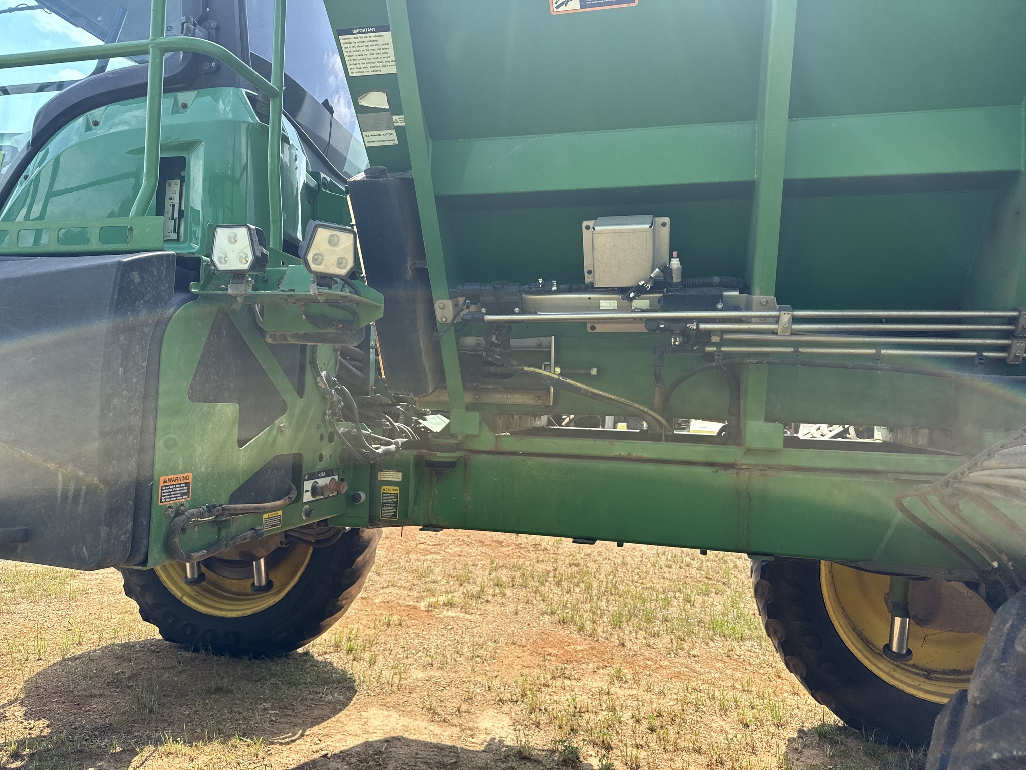 2023 John Deere 600R Loader and Skid Steer Attachment