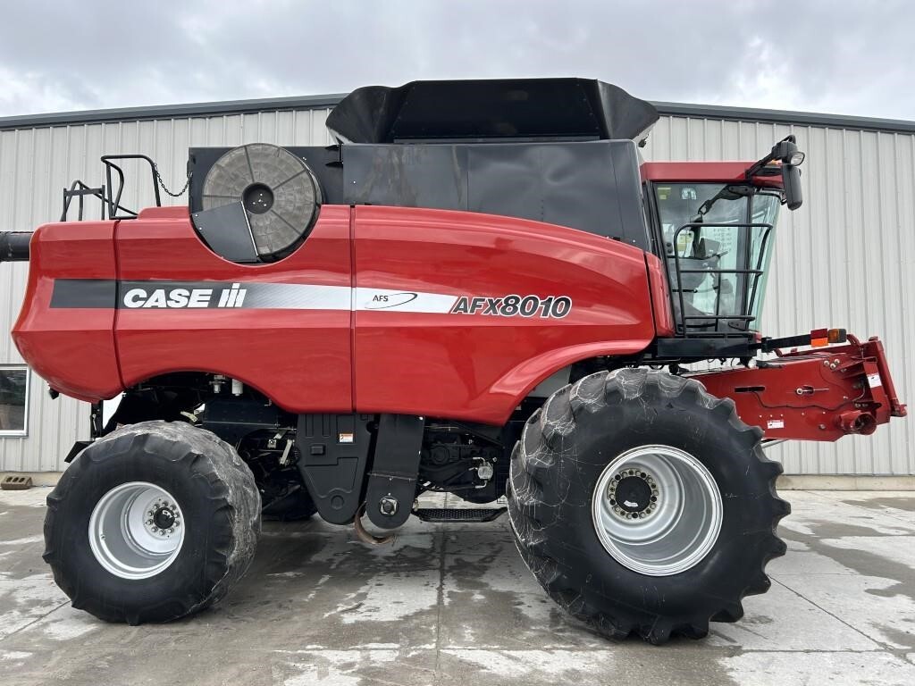 2006 Case IH 8010 Combine
