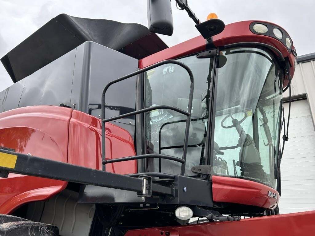 2006 Case IH 8010 Combine