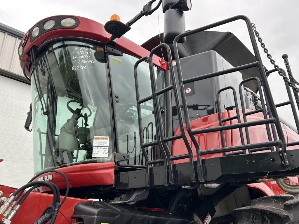 2006 Case IH 8010 Combine
