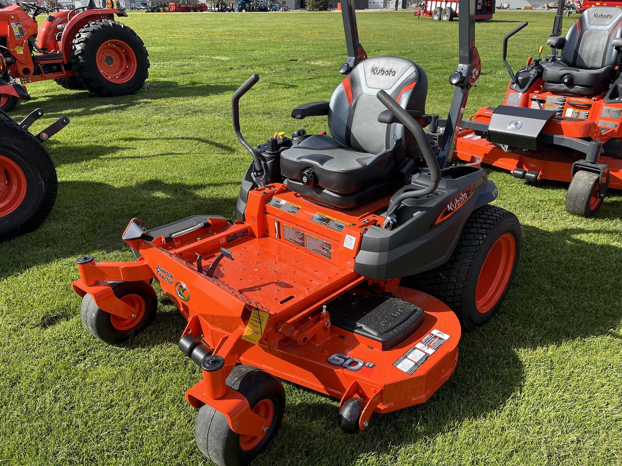 2026 Kubota Z422 Lawn Mower