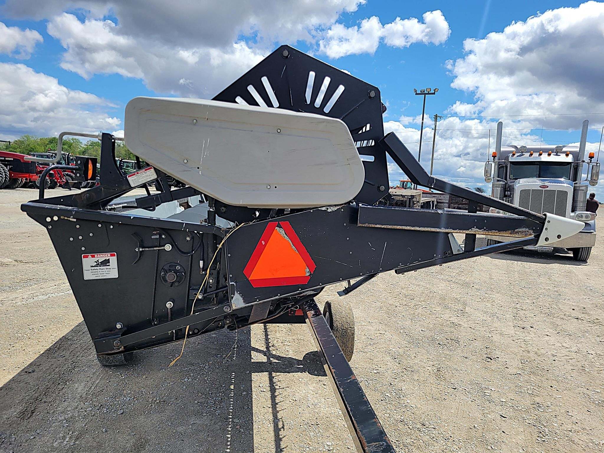 1996 Gleaner 525 Platform