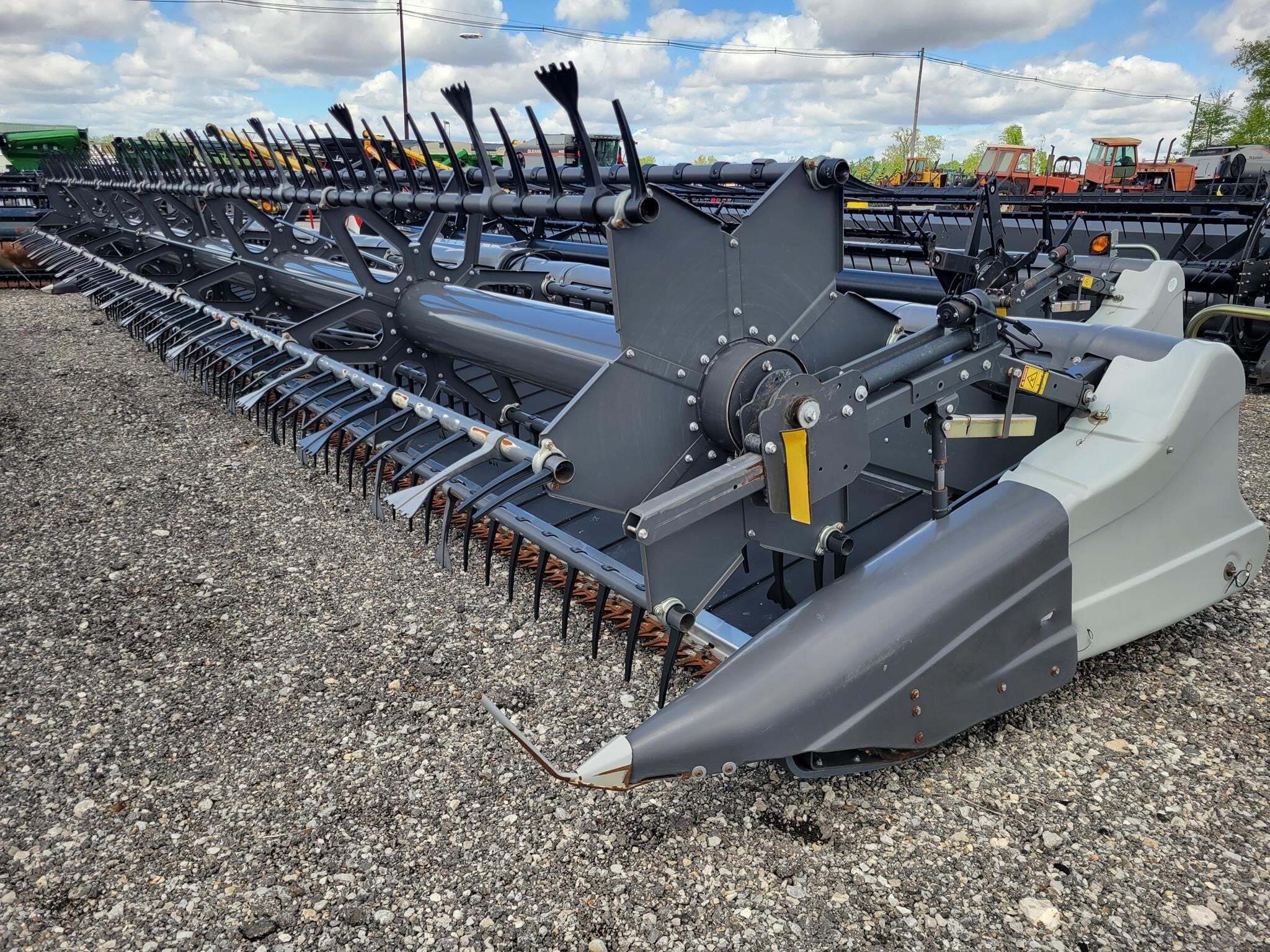 2016 Gleaner 9255 Platform
