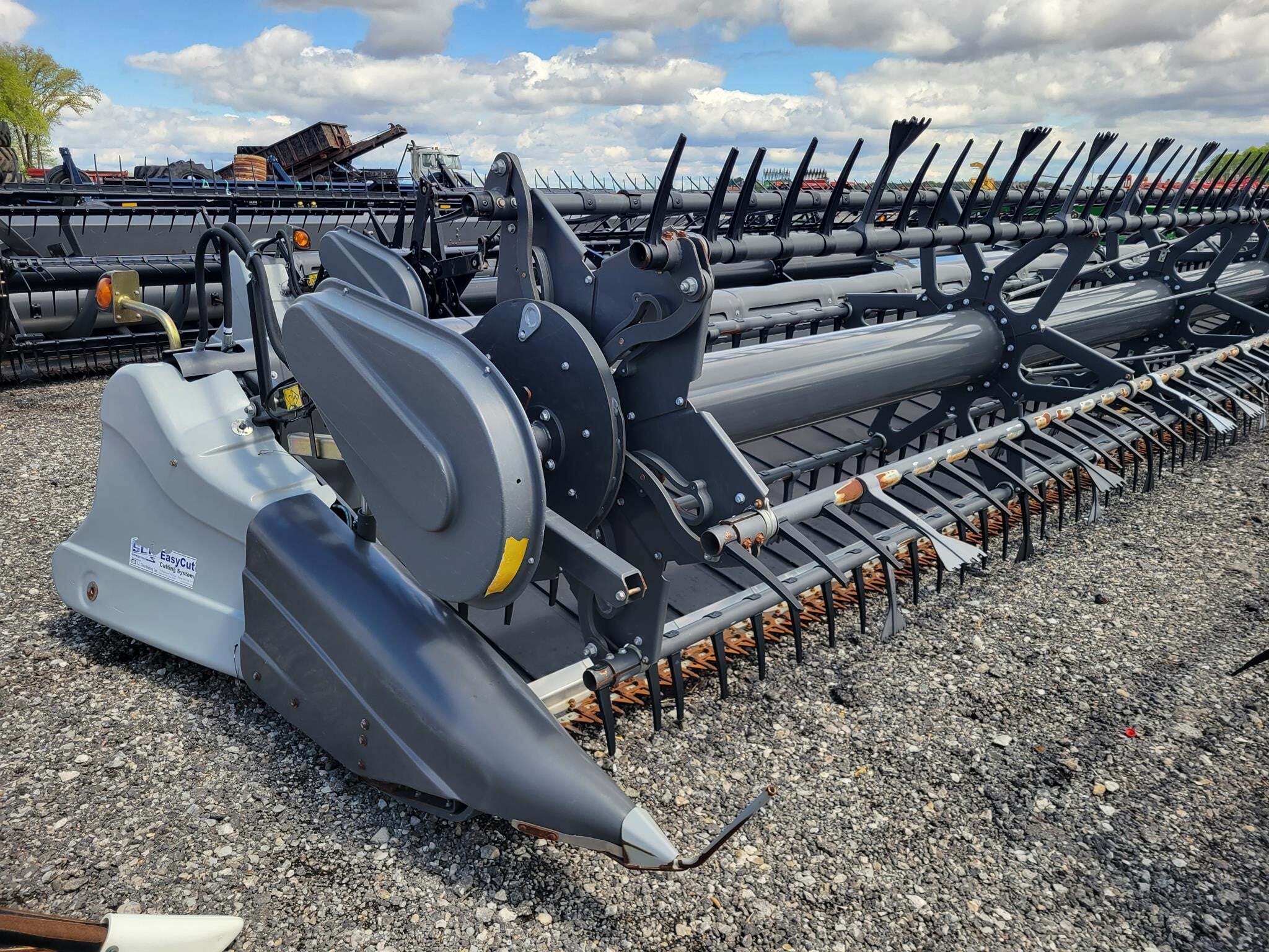 2016 Gleaner 9255 Platform