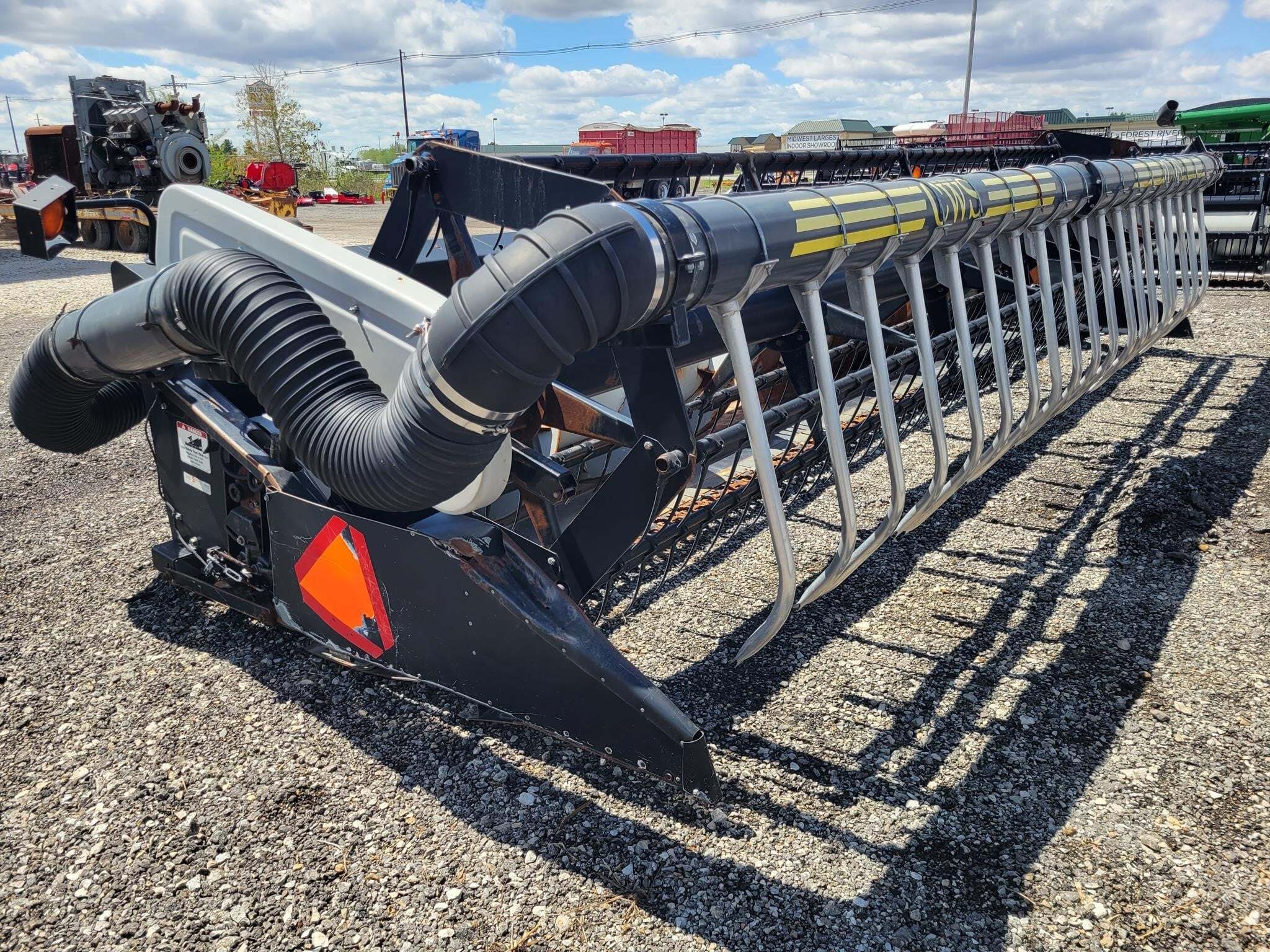 2003 Gleaner 8000 Platform