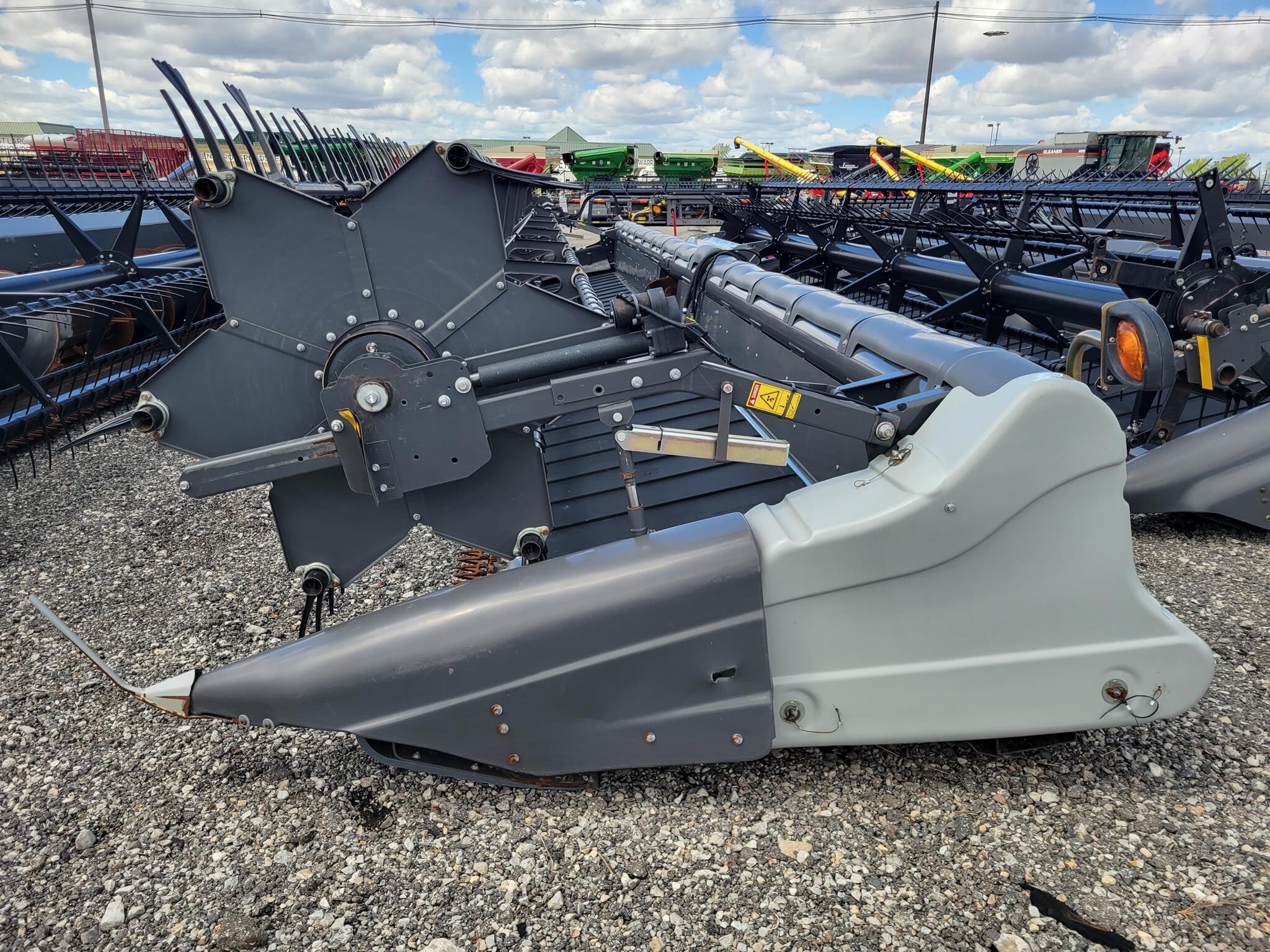 2016 Gleaner 9255 Platform