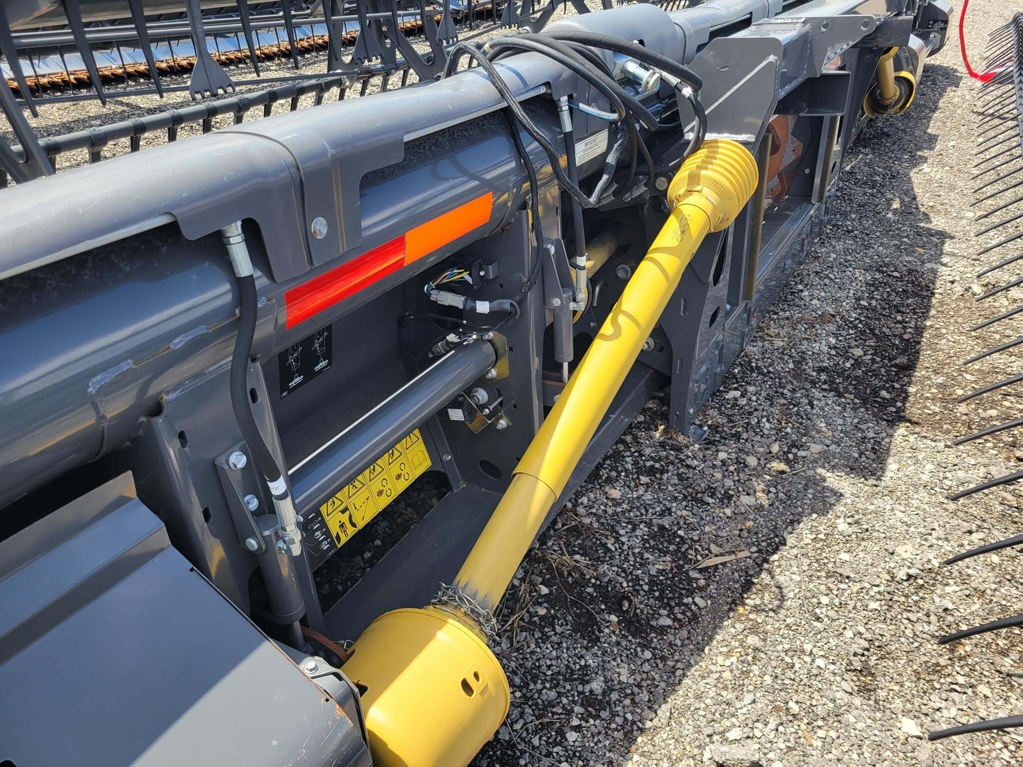 2016 Gleaner 9255 Platform