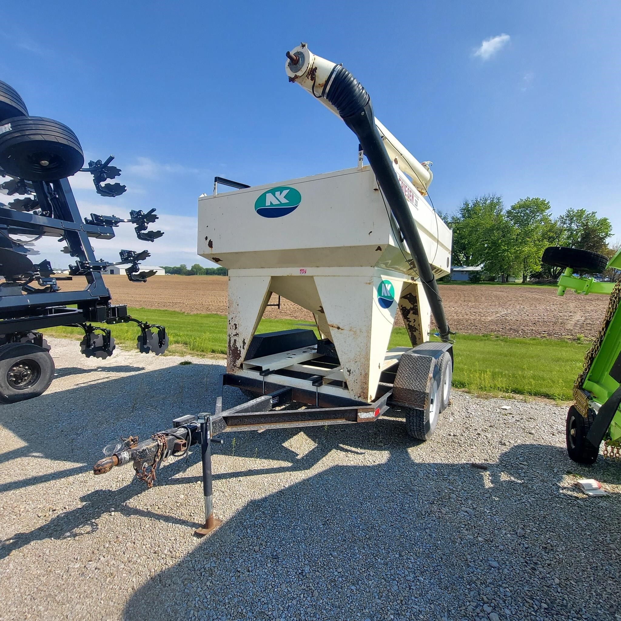  Friesen 220 Seed Tender