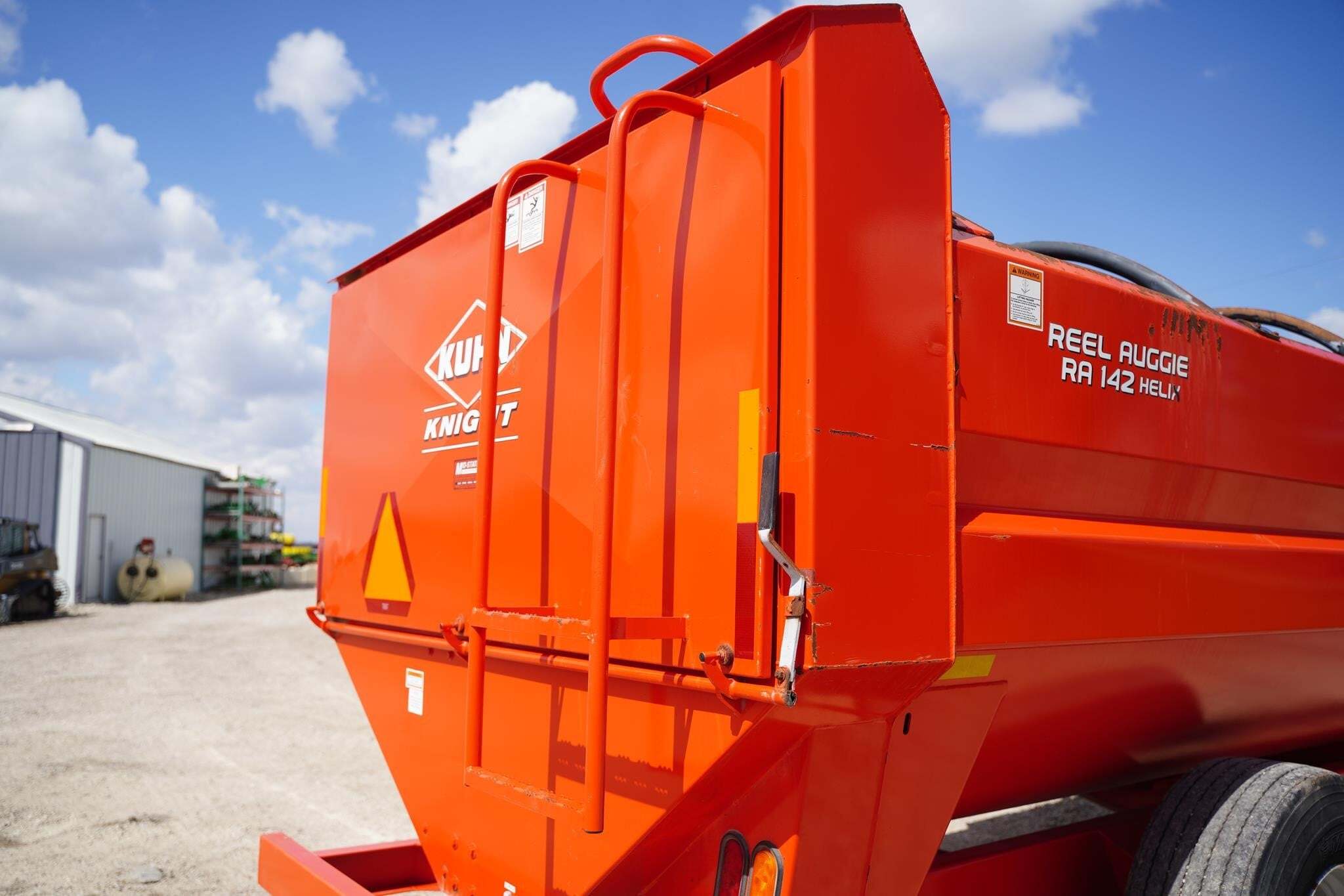 2018 Kuhn Knight RA142 Grinders and Mixer
