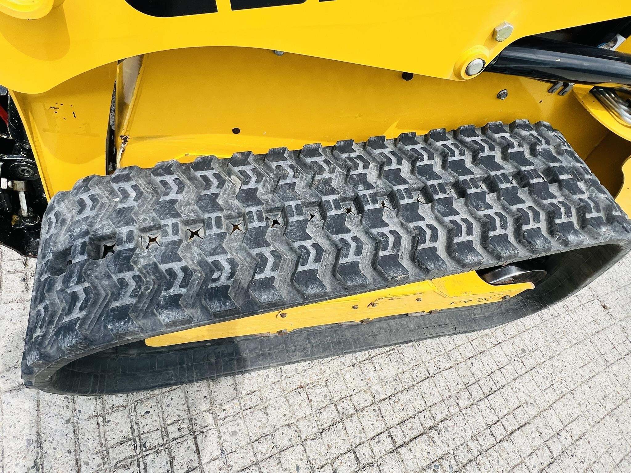 2019 Gehl RT165 Skid Steer
