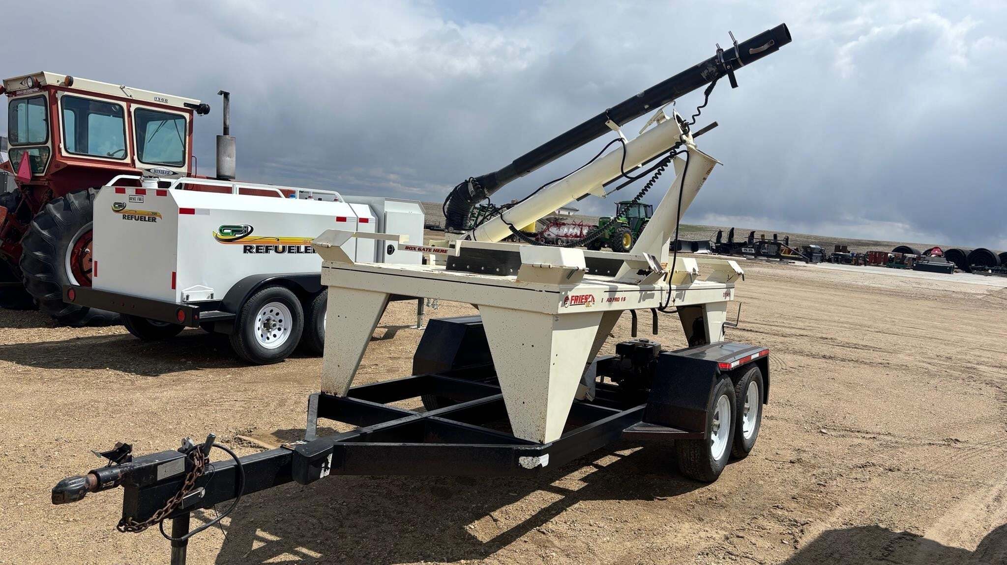 Friesen Seed Titan 2 Seed Tender