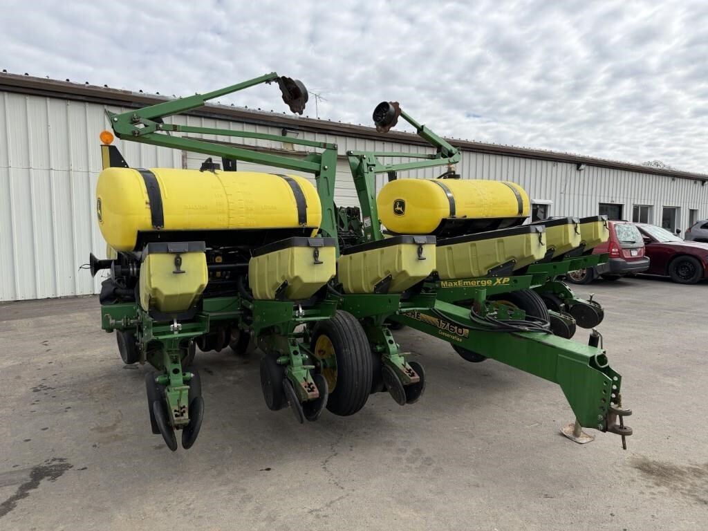 2005 John Deere 1760 Planter