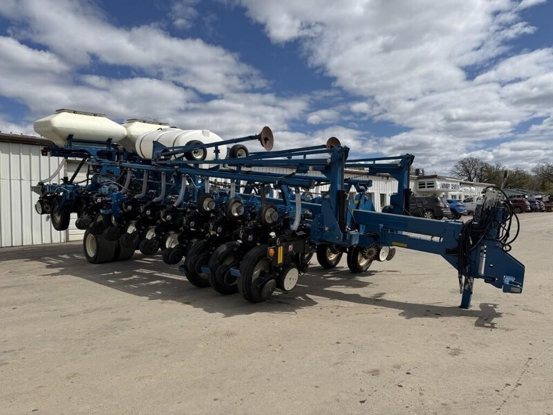 Used Kinze 3800 SDS Planters for Sale - 1 Listing | Machinery Pete