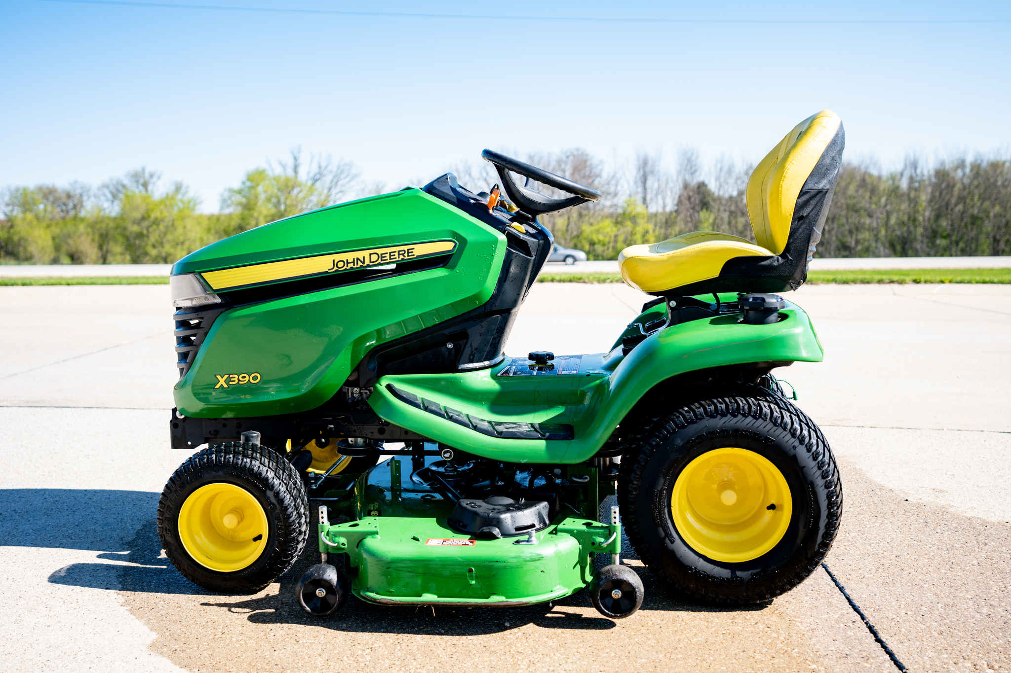 2022 John Deere X390 Lawn Mower
